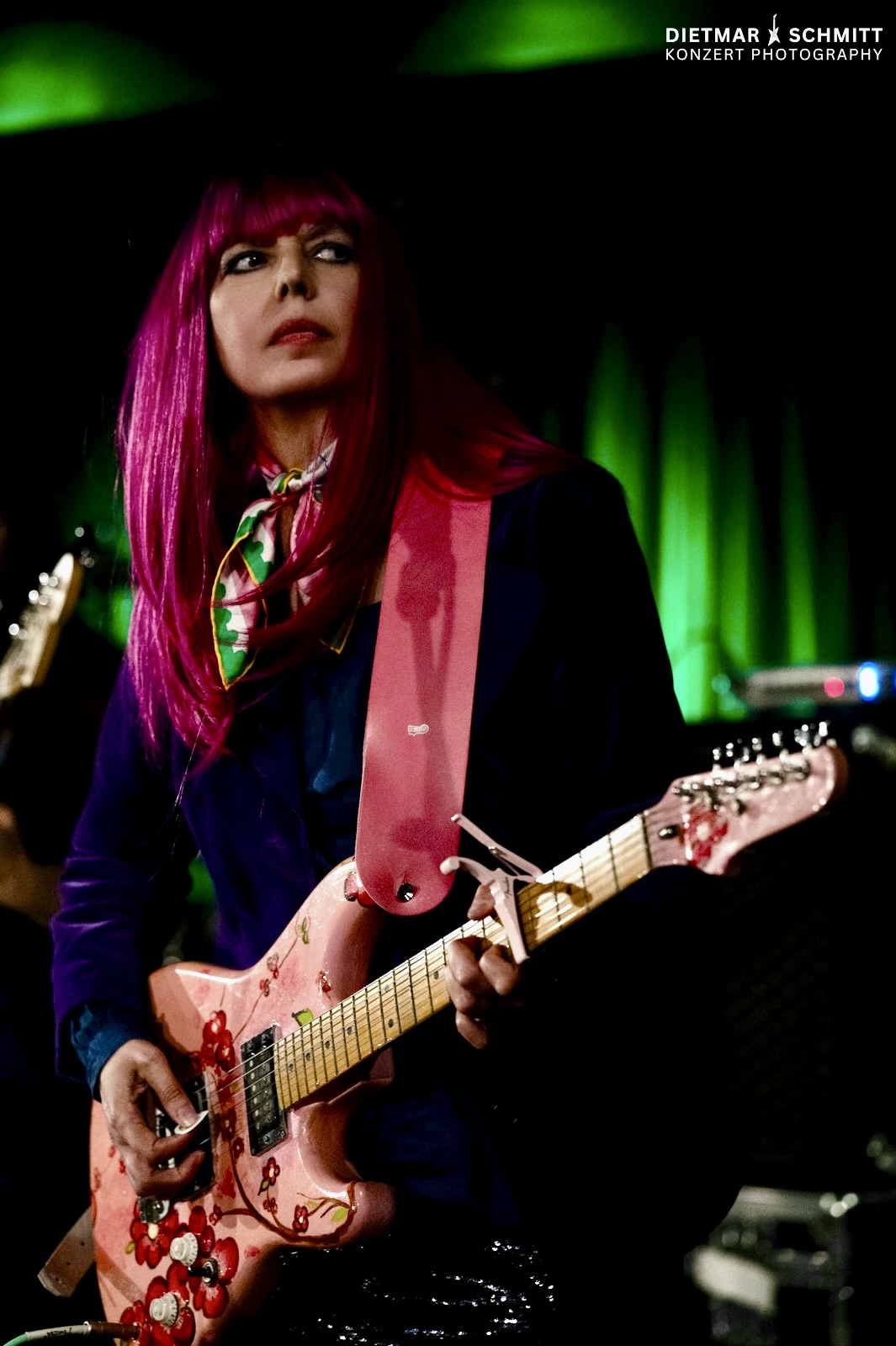 The Velvet Vampire - Veronique de la Chanson The Velvet Vampire - Veronique de la Chanson